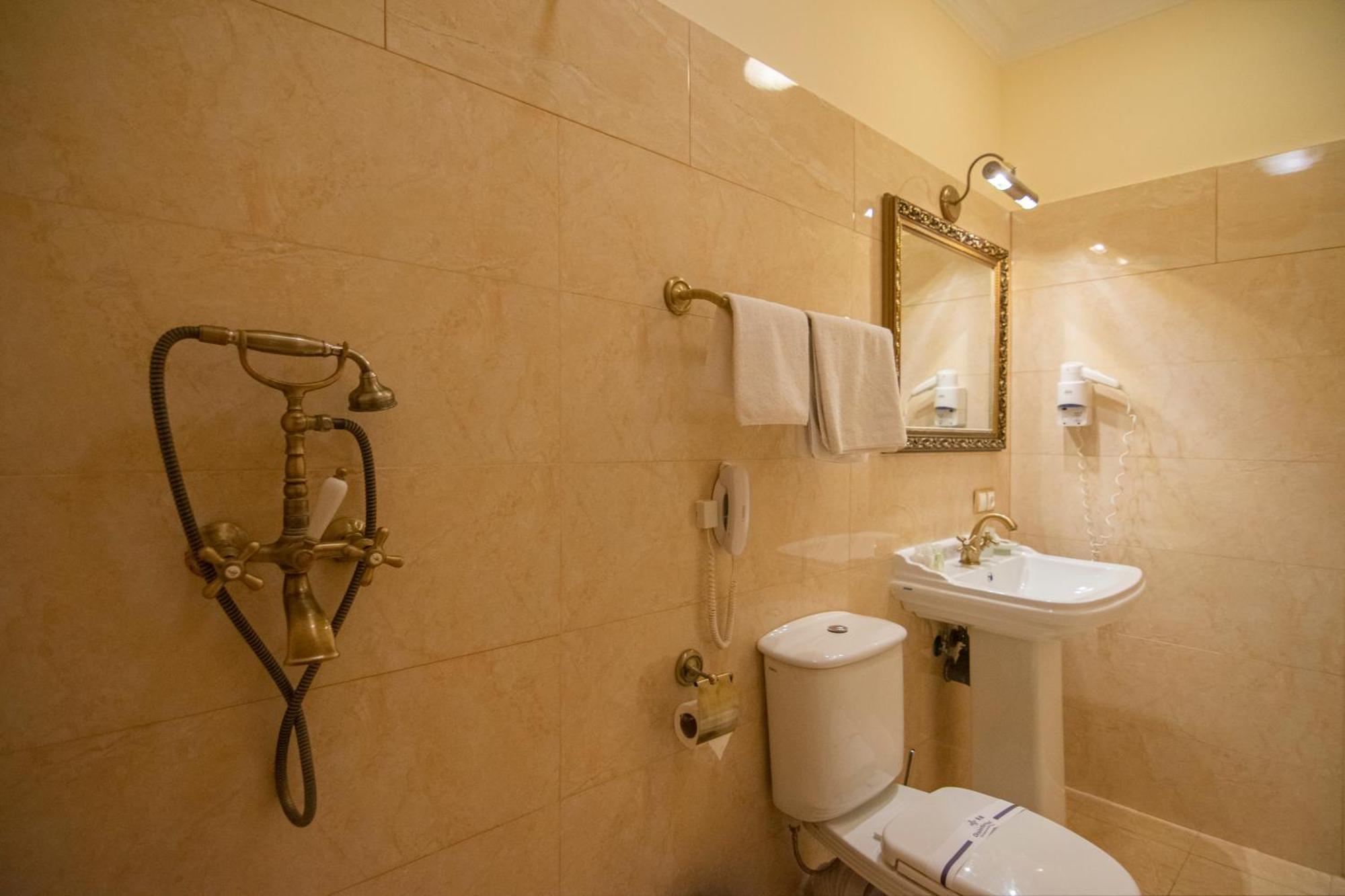 Royal Olympic 3*